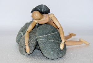 holzfigur-980784_1920